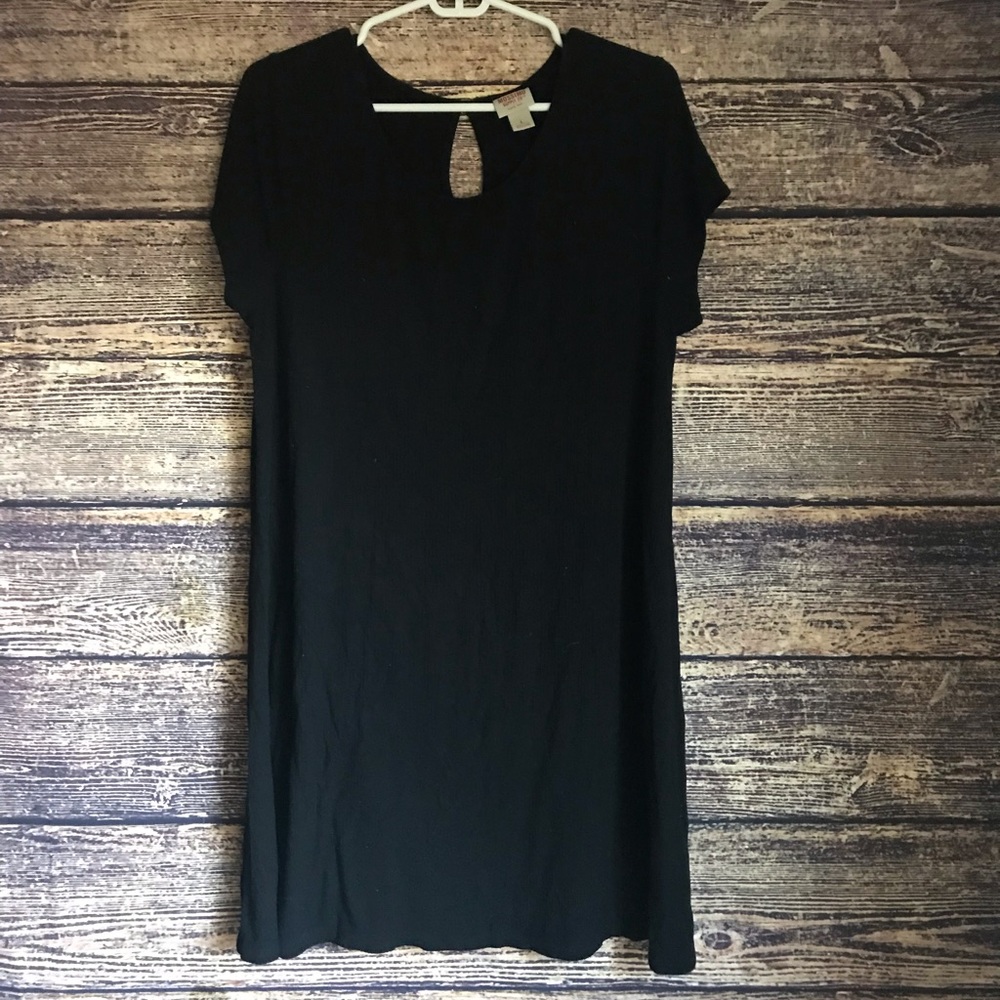 Woman’s Mossimo Supply Co Basic Blouse T-Shirt